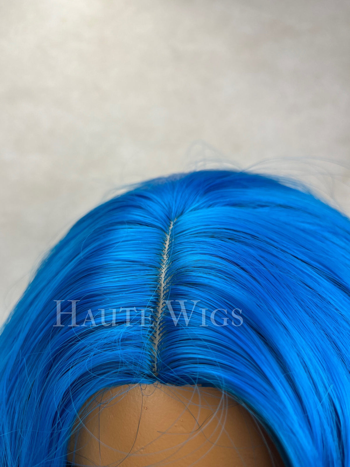 28 Inch Bright Sea Blue Wavy Wig: No Lace Front