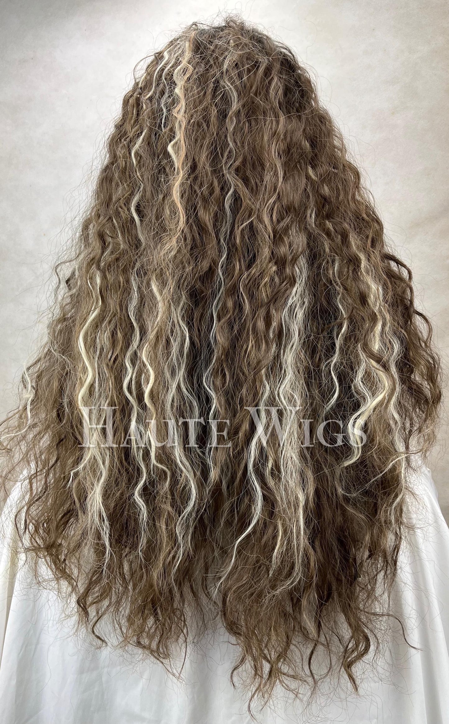 Diva - Free Part - 26" Brunette Wig: Blonde Highlights, Lace Front, Human Hair Blend