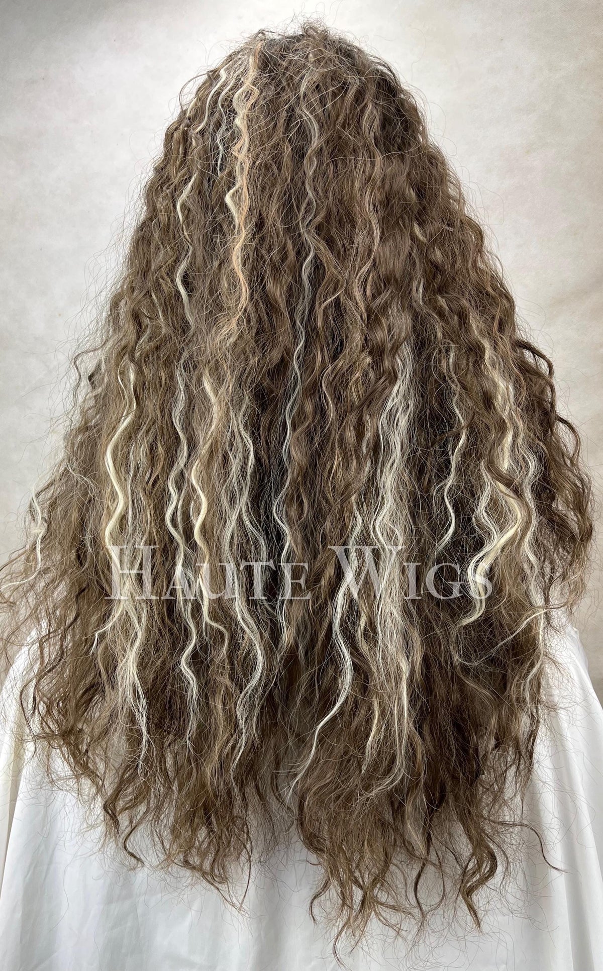 Diva - Free Part - 26" Brunette Wig: Blonde Highlights, Lace Front, Human Hair Blend