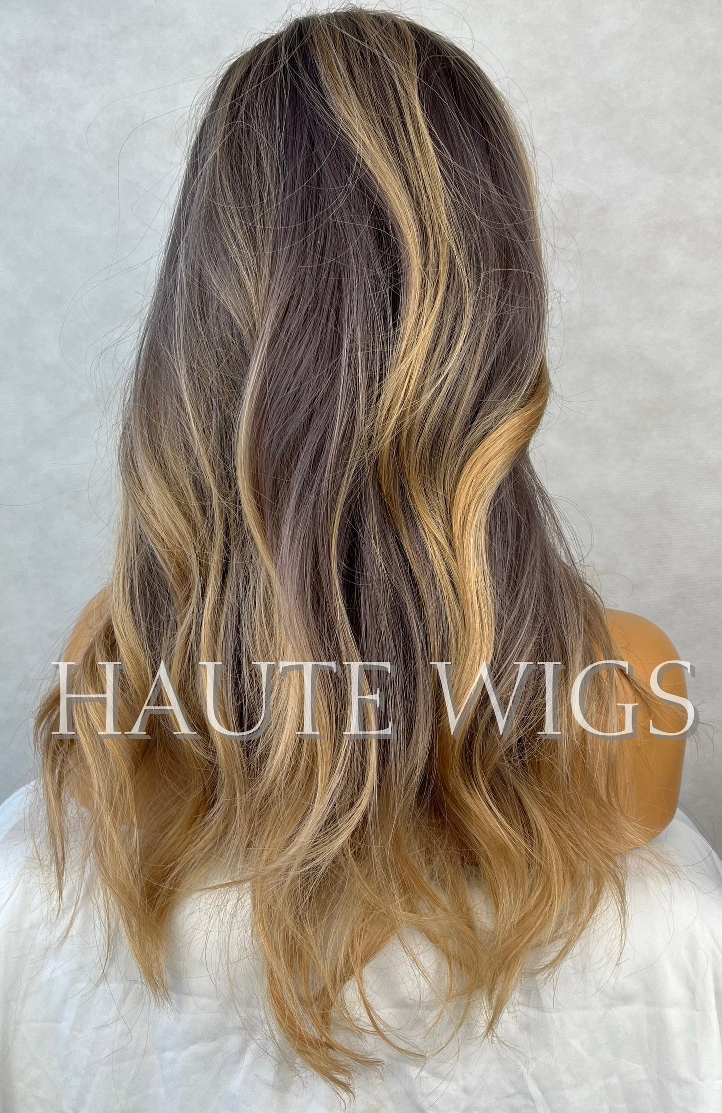 14 Inch Short Bob Wig taupe Brown W Light Warm Brown Blonde Highlights Streaks Balayage Layered NO Lace Front WAVY