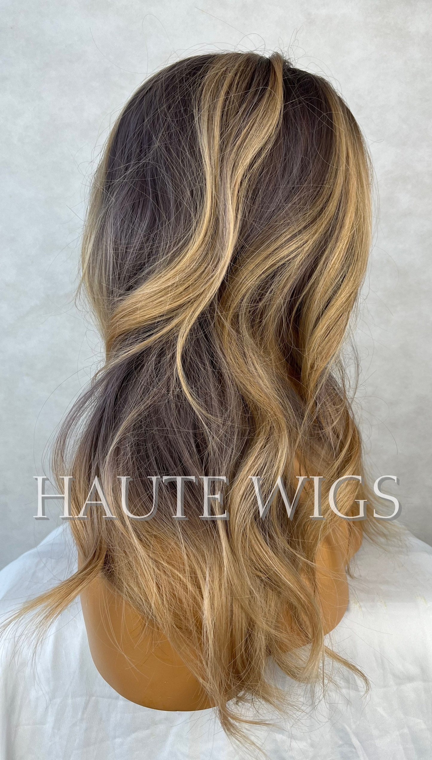 14 Inch Short Bob Wig taupe Brown W Light Warm Brown Blonde Highlights Streaks Balayage Layered NO Lace Front WAVY