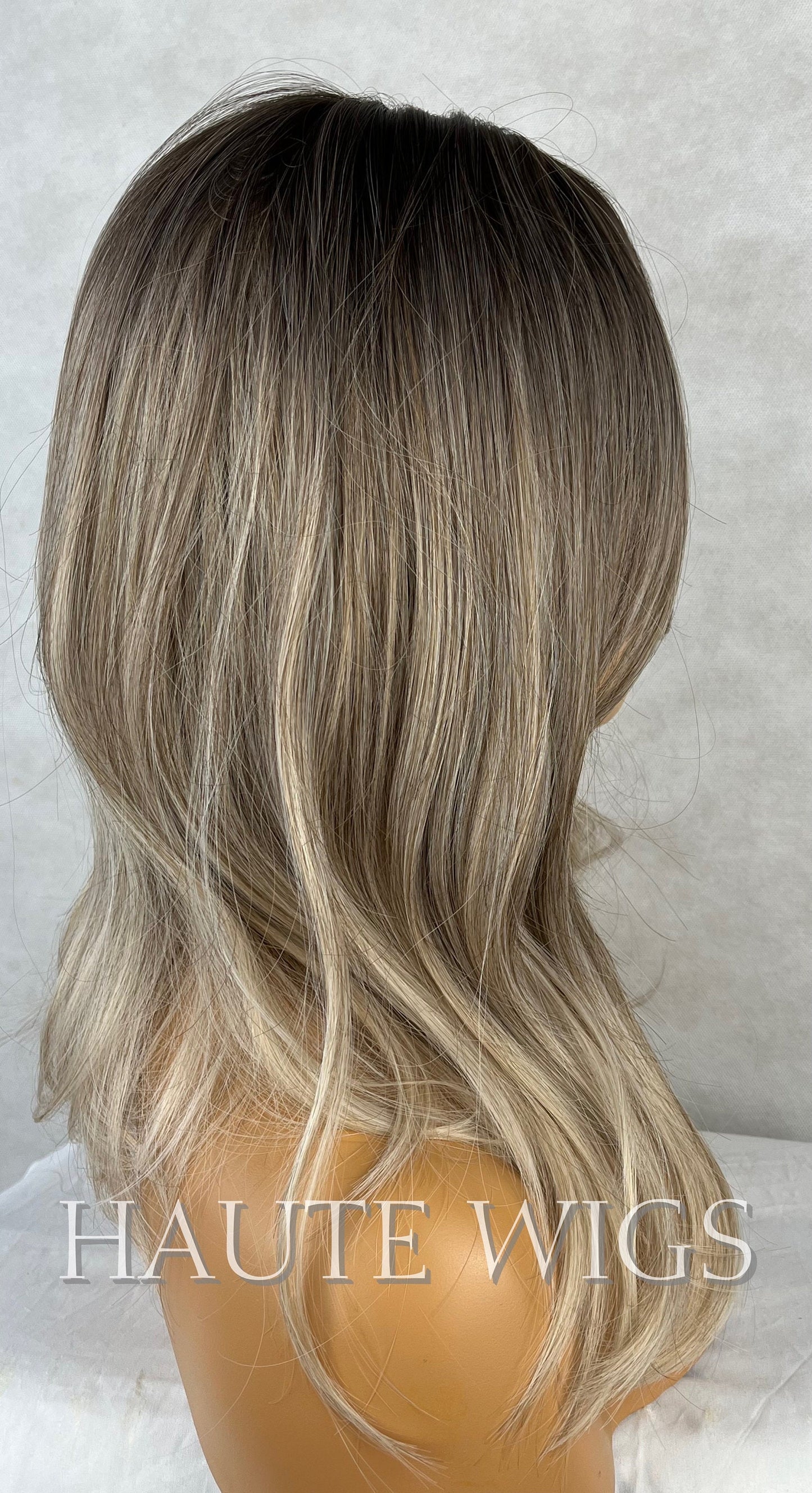 14 Inch Ash Blonde Brown Cool Toned Dirty Ombre Brown Wig With Fringe Bangs Center Parting Short BOB Wavy Synthetic Hair Wigs