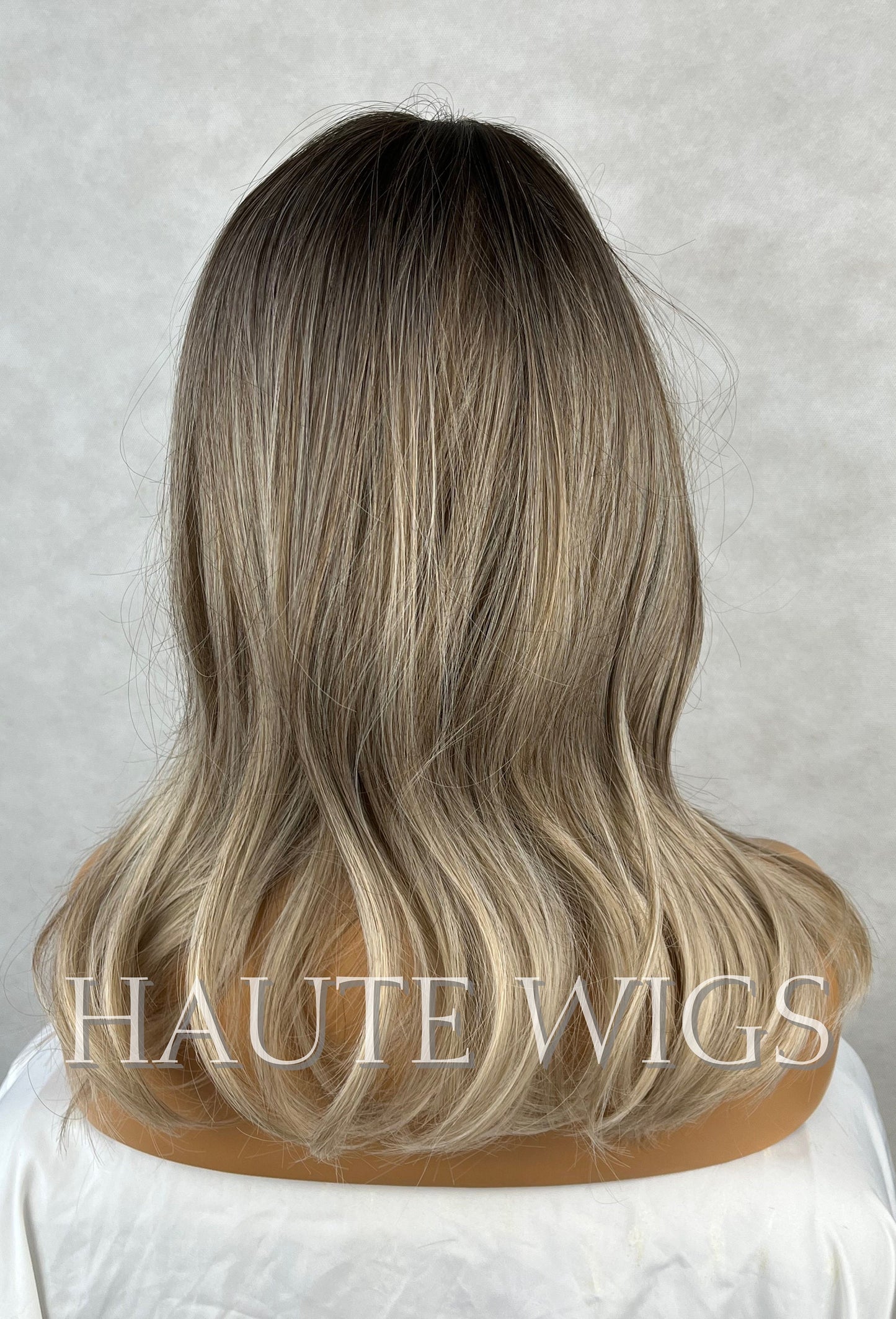 14 Inch Ash Blonde Brown Cool Toned Dirty Ombre Brown Wig With Fringe Bangs Center Parting Short BOB Wavy Synthetic Hair Wigs