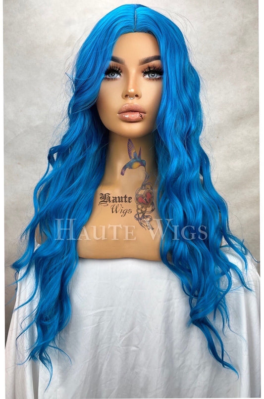 28 Inch Bright Sea Blue Wavy Wig: No Lace Front