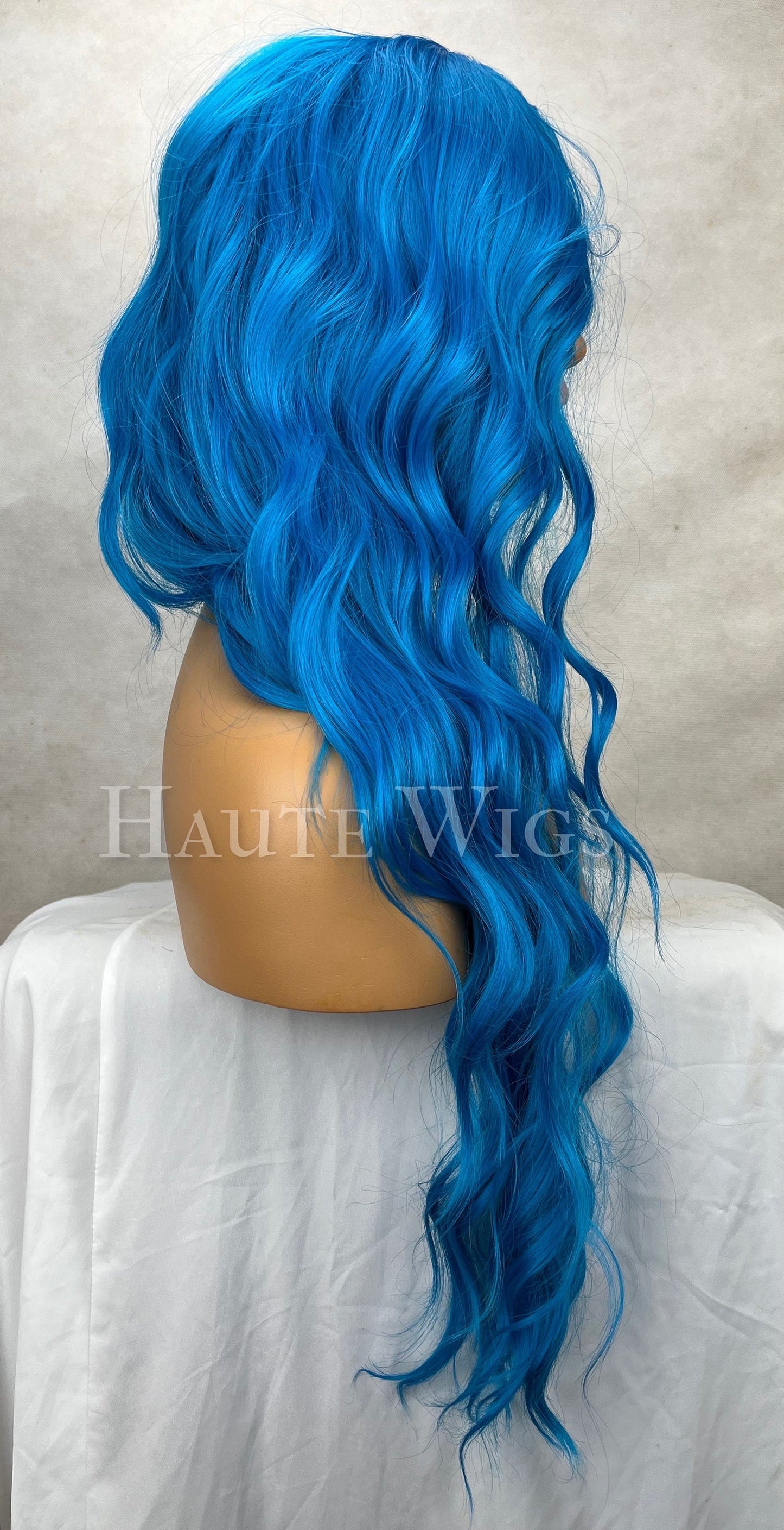 28 Inch Bright Sea Blue Wavy Wig: No Lace Front