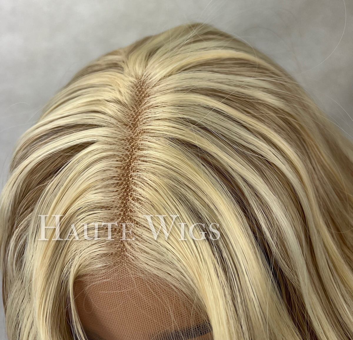 24 Inch Wavy Light Blonde Wig: Ombré Highlights, Lace Front