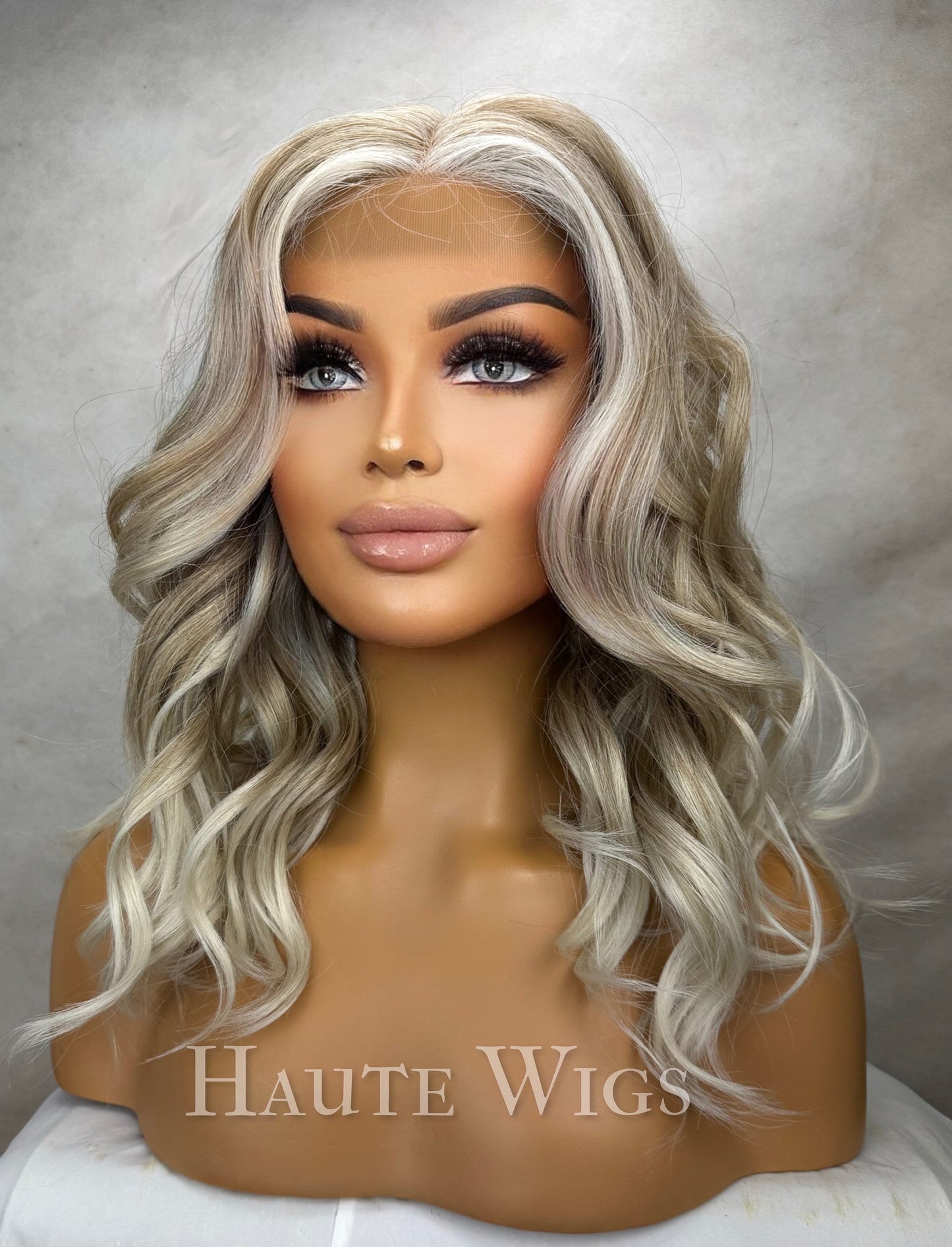 Racy - Short 14 Inch Ash Blonde White Balayage Highlights streaks Wig Wavy Center Parting Low Density Lace Front Womens Haute Wigs