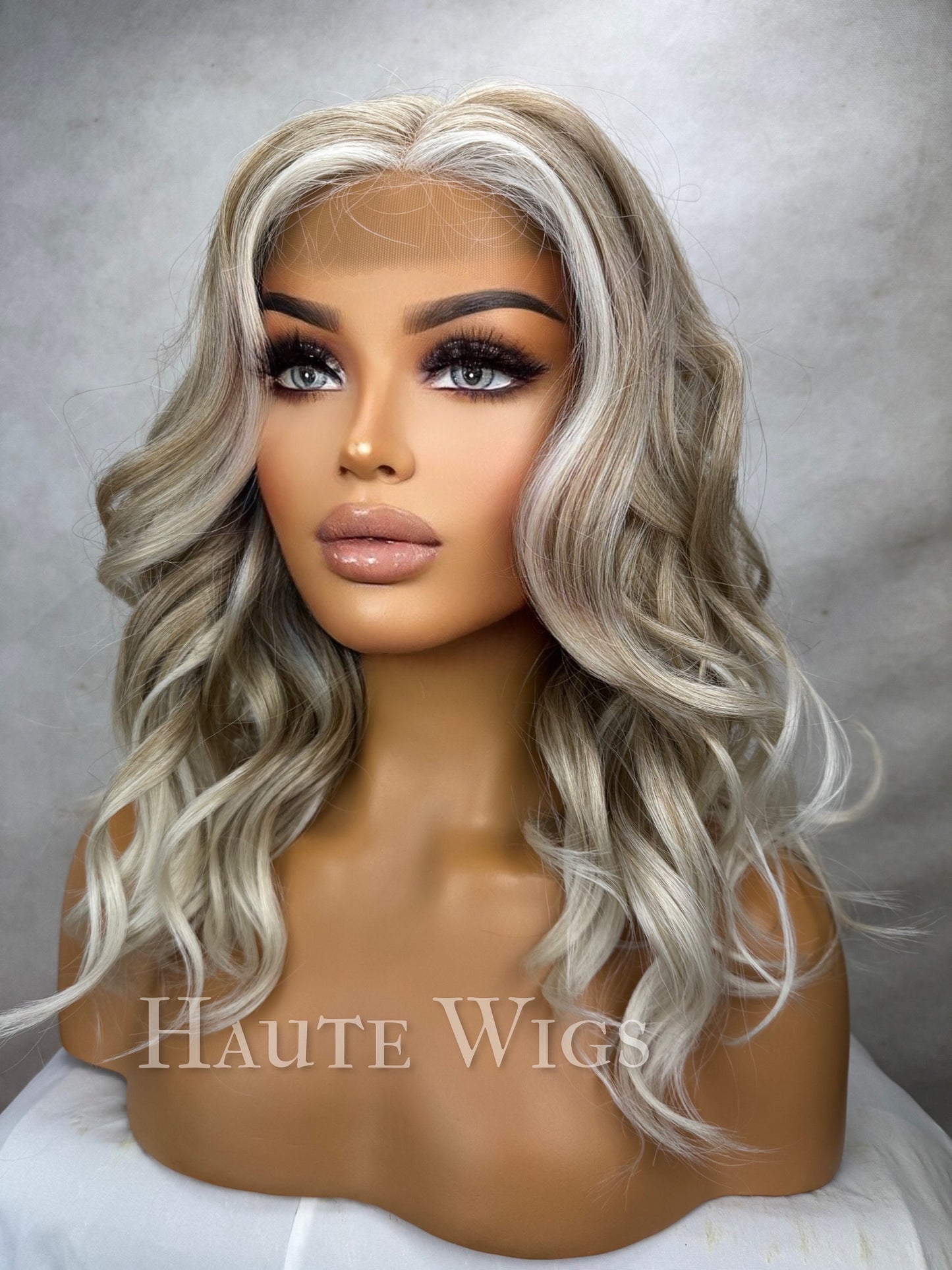 Racy - Short 14 Inch Ash Blonde White Balayage Highlights streaks Wig Wavy Center Parting Low Density Lace Front Womens Haute Wigs
