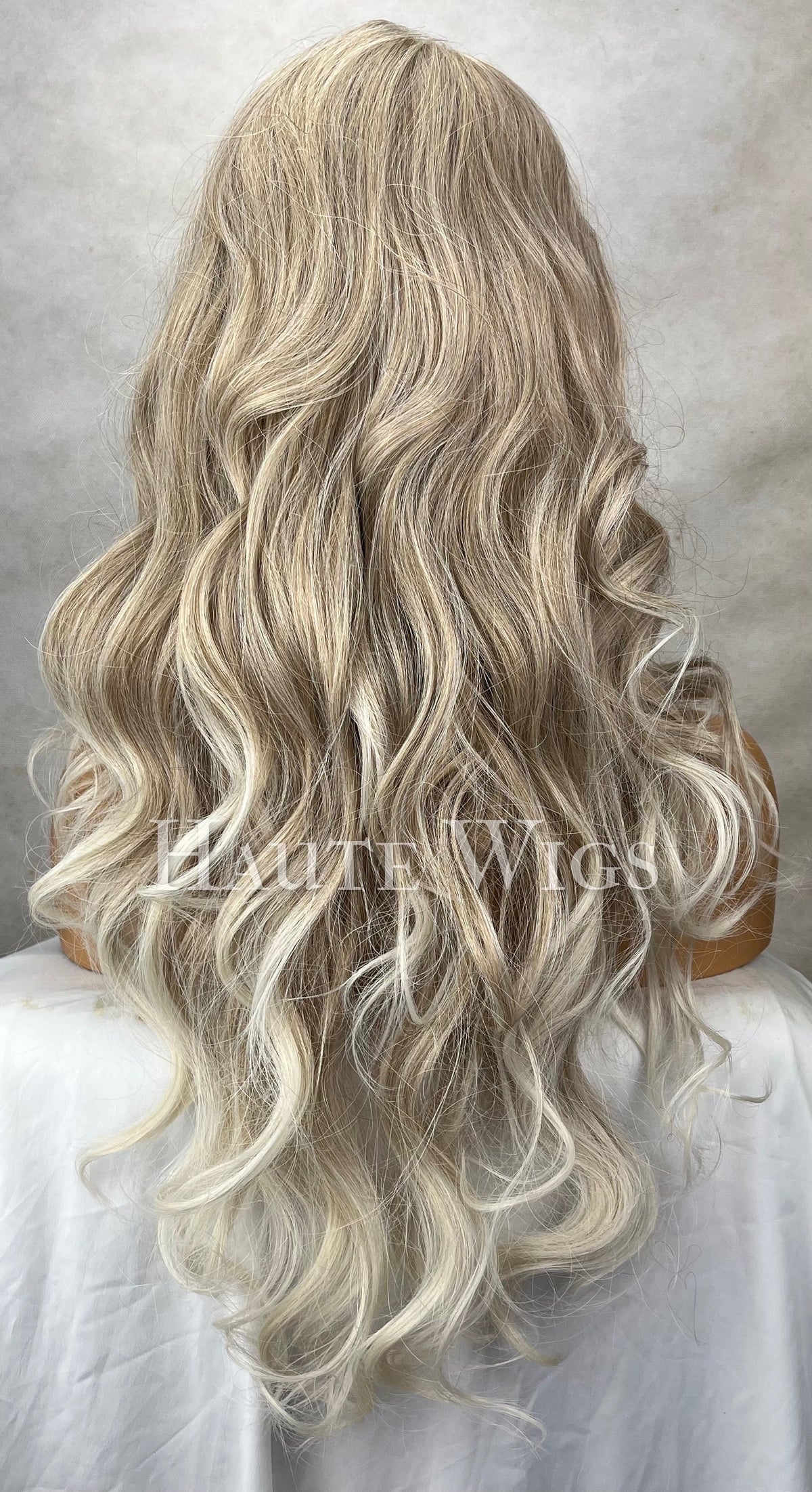 Iced blonde - Wavy Money Piece ash blonde Wig white Highlights Hair Lace Front Straight layered Streaks Human Hair Blends