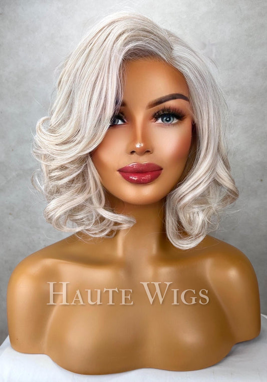 Pin up babe - Platinum Ash Blonde Wig: Wavy Bob, HD Lace Front, fixed side parting, 14 inch role play everyday wig synthetic Hair Blend
