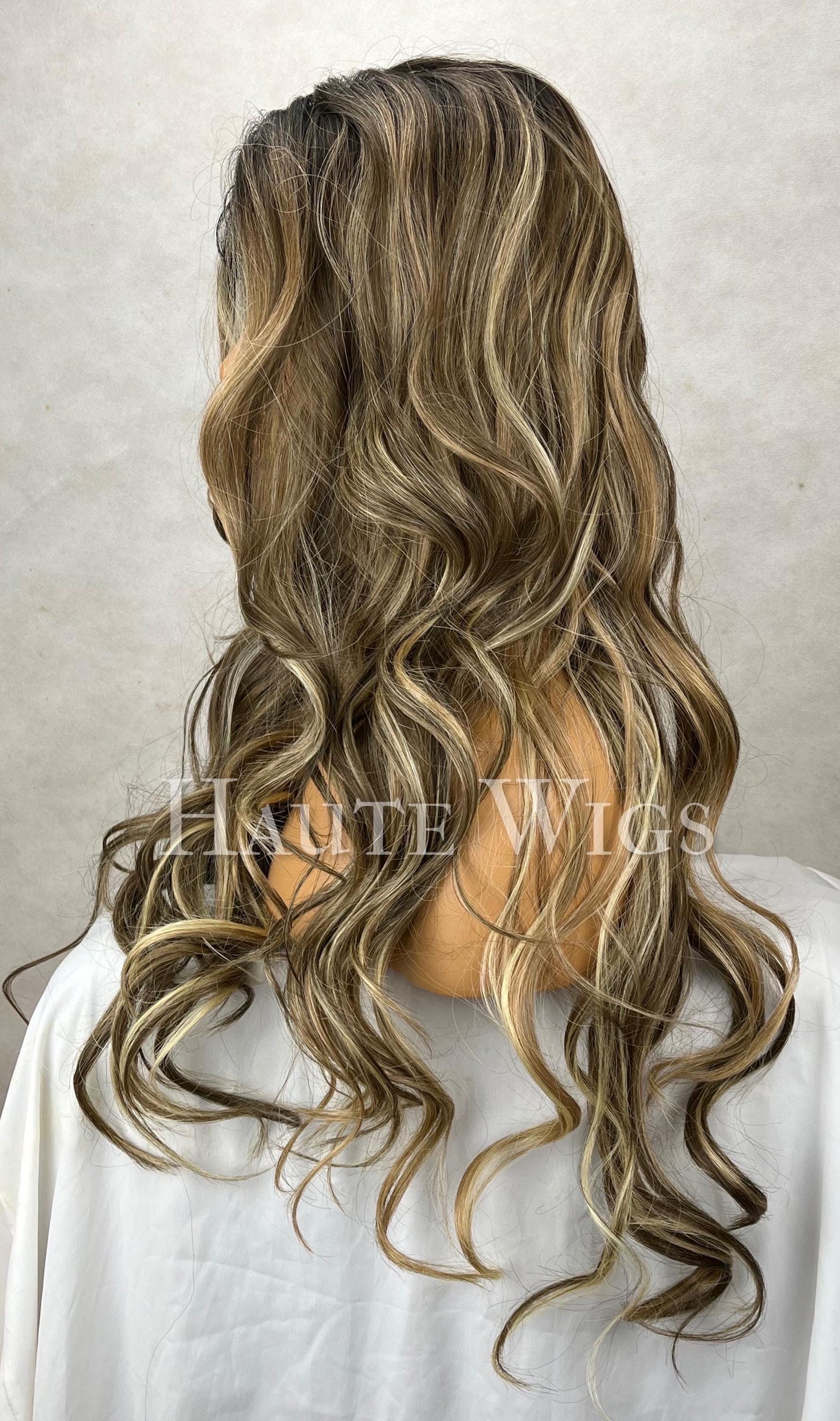 Sugar baby - Brunette Brown Wig ombré : Ash Blonde Highlights streaks, Lace Front, Human Hair Blend wavy old money