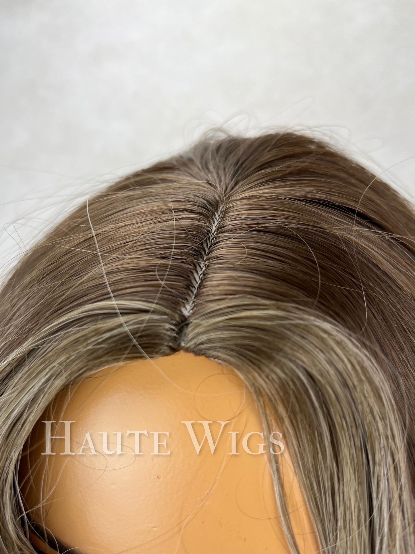 Stunning Brunette Brown Wavy Wig with highlights blonde : Layered money piece , No Lace Front no bangs