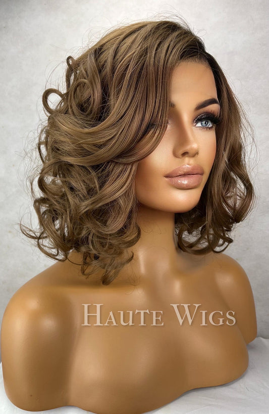 Pin up brunettes - Brown Brunette Wig : Wavy Bob, HD Lace Front, fixed side parting, 14 inch role play everyday wig synthetic Hair Blend