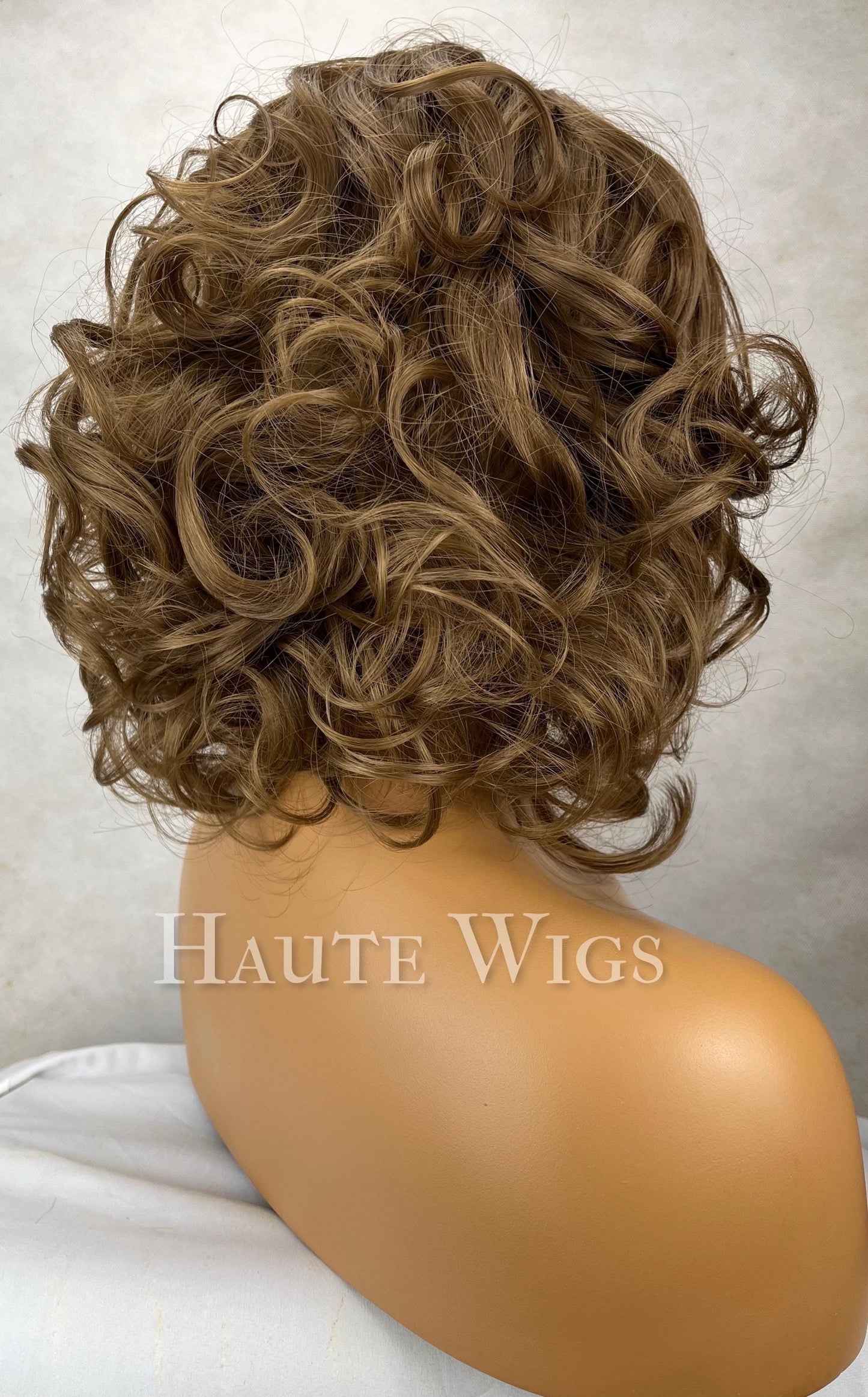 Pin up brunettes - Brown Brunette Wig : Wavy Bob, HD Lace Front, fixed side parting, 14 inch role play everyday wig synthetic Hair Blend