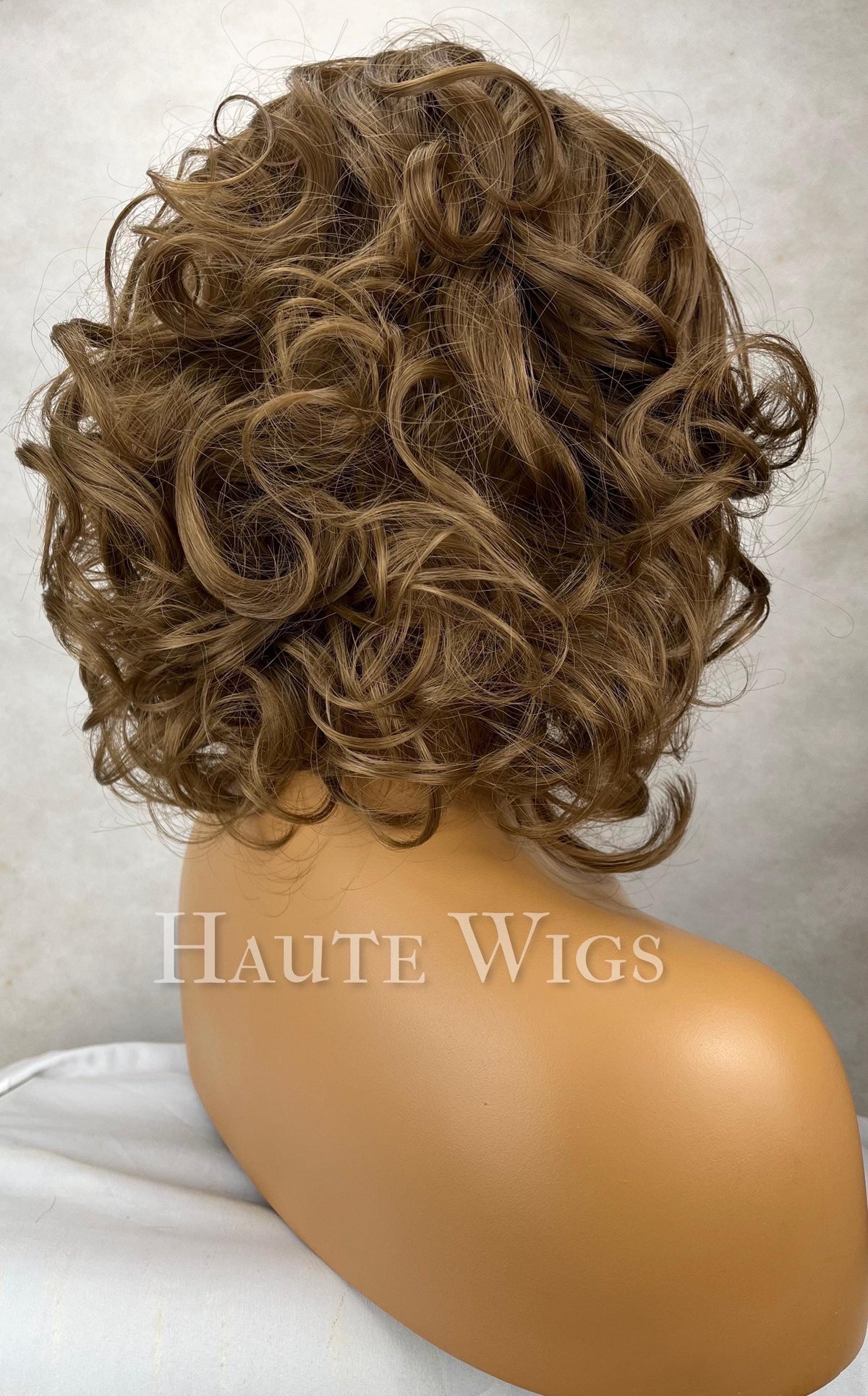 Pin up brunettes - Brown Brunette Wig : Wavy Bob, HD Lace Front, fixed side parting, 14 inch role play everyday wig synthetic Hair Blend