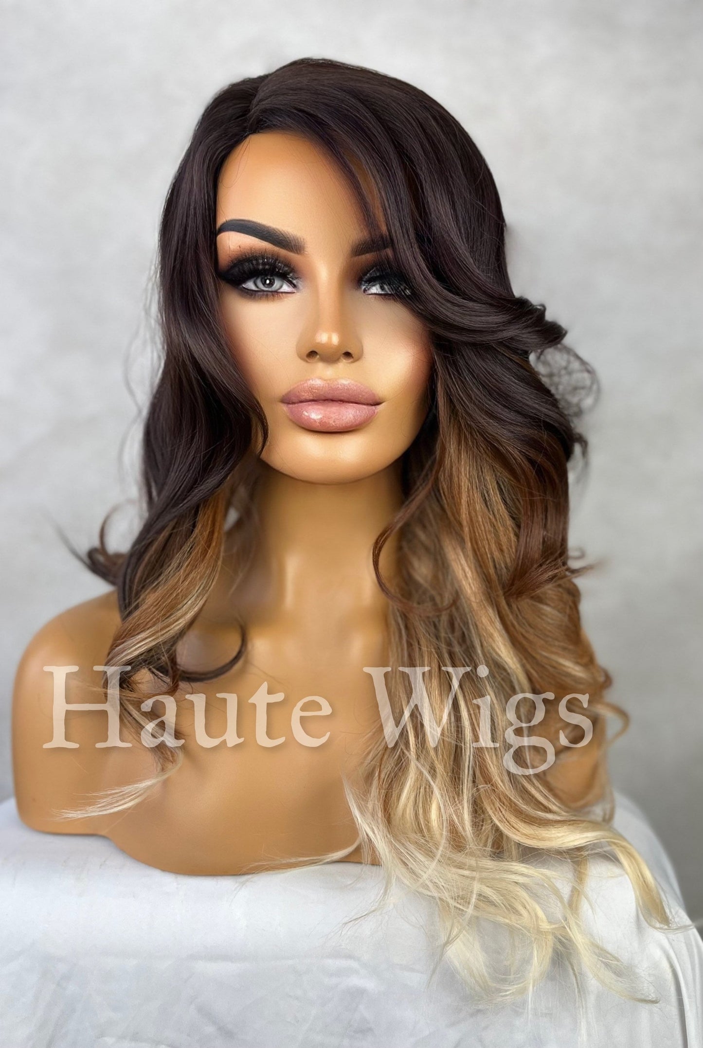 The 3 tone Ombré Black Brown Blonde Brunette Womens Wavy Wig NO Lace Front Layered Thick Ladies Wig RARE Bleached Peroxide