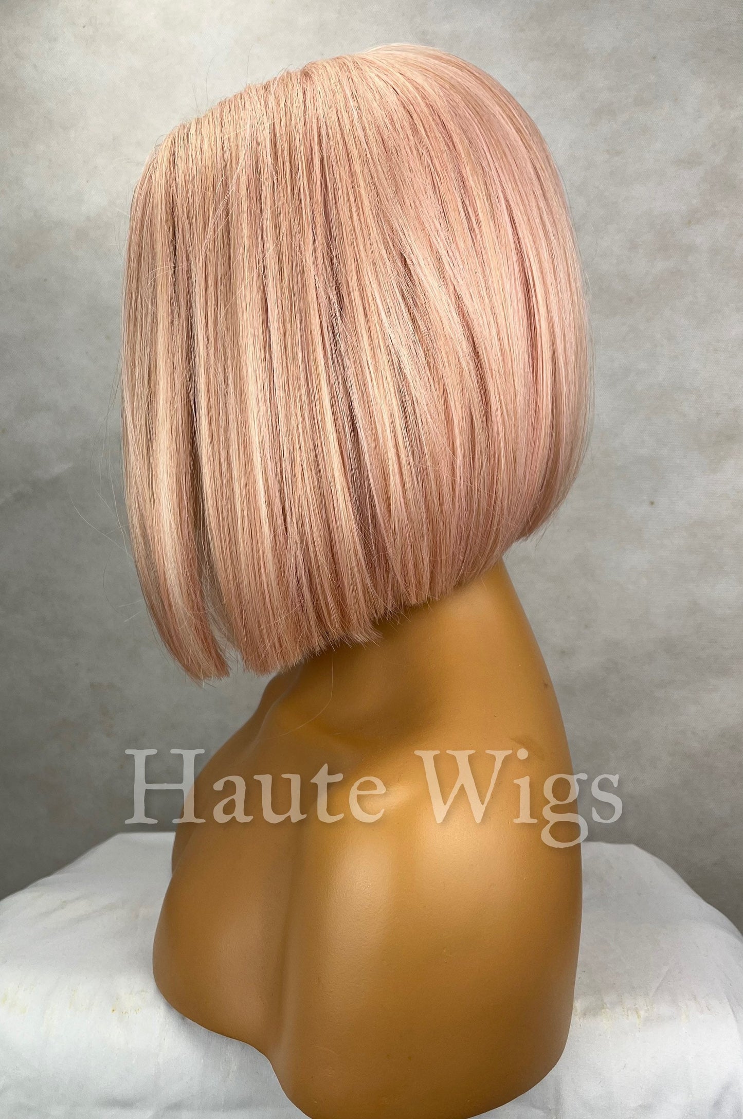 Strawberry Milkshake - Light Baby Pink Nude BOB 12 inch Wig Straight Center Parting Low Density Human Hair Blends Lace Front Haute wigs