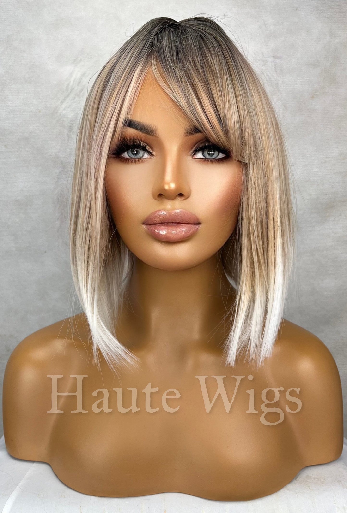 Chic - Short Ash Blonde White Ends Balayage Highlights BOB streaks 12 inch Wig Straight Center Parting Low Density bangs fringe Haute wigs