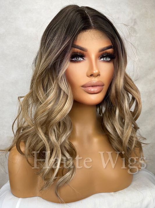 Enchanting 16 Inch Warm Blonde Ombre 1b Roots Wavy Wig Lace Front Center Parting Realistic Wavy Curly Short Human Hair Haute Wigs