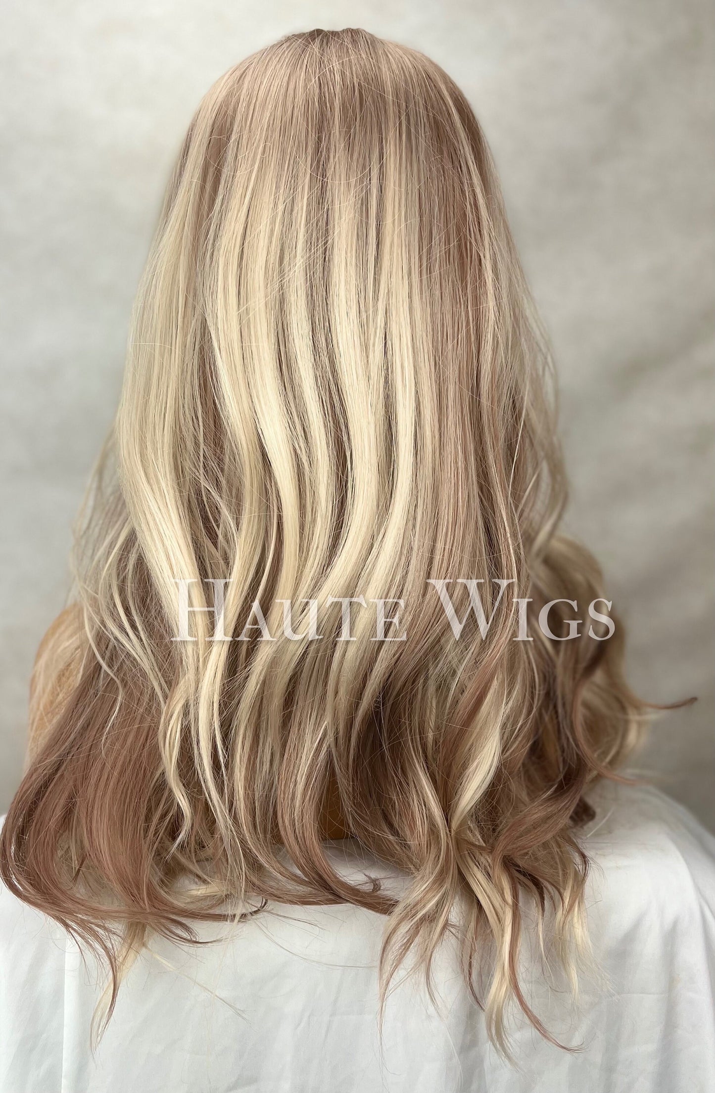 Persued - 20 Inch Long Sexy Golden Blonde With Light Brown low lights Wig Balayage Highlights Lowlights Womens Hair Lace Front Layered Haute