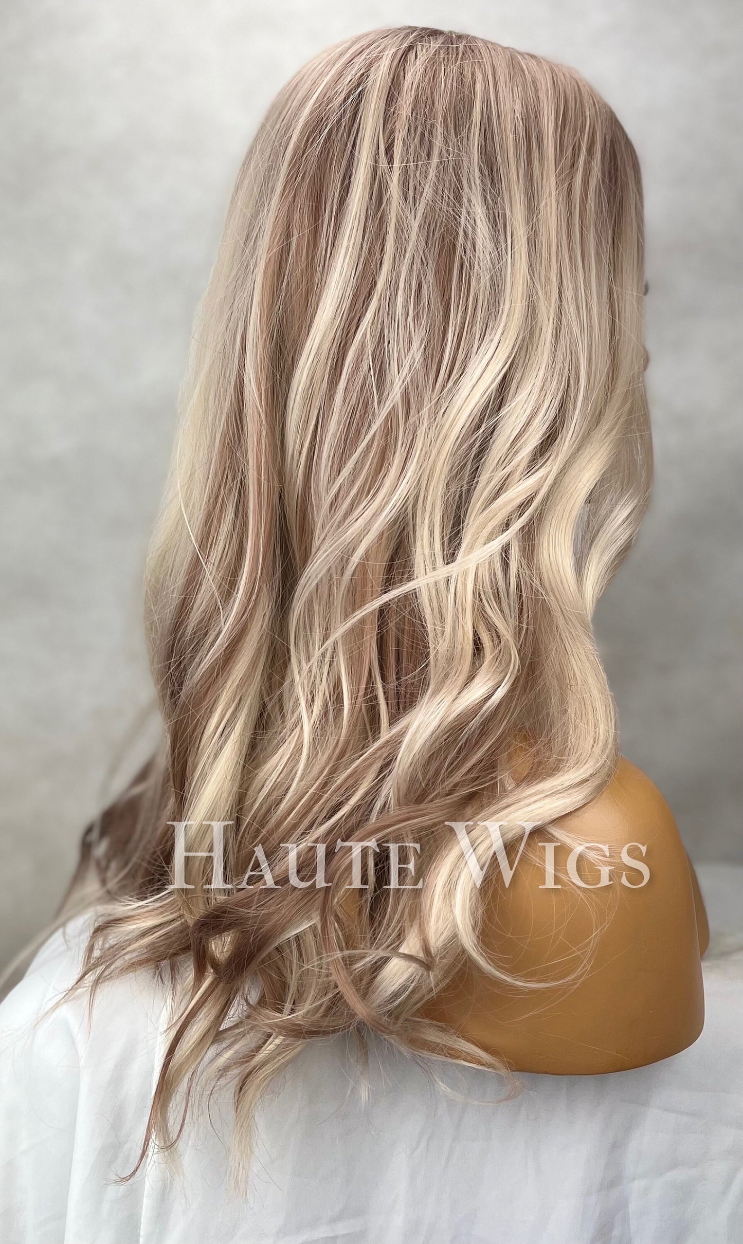 Persued - 20 Inch Long Sexy Golden Blonde With Light Brown low lights Wig Balayage Highlights Lowlights Womens Hair Lace Front Layered Haute